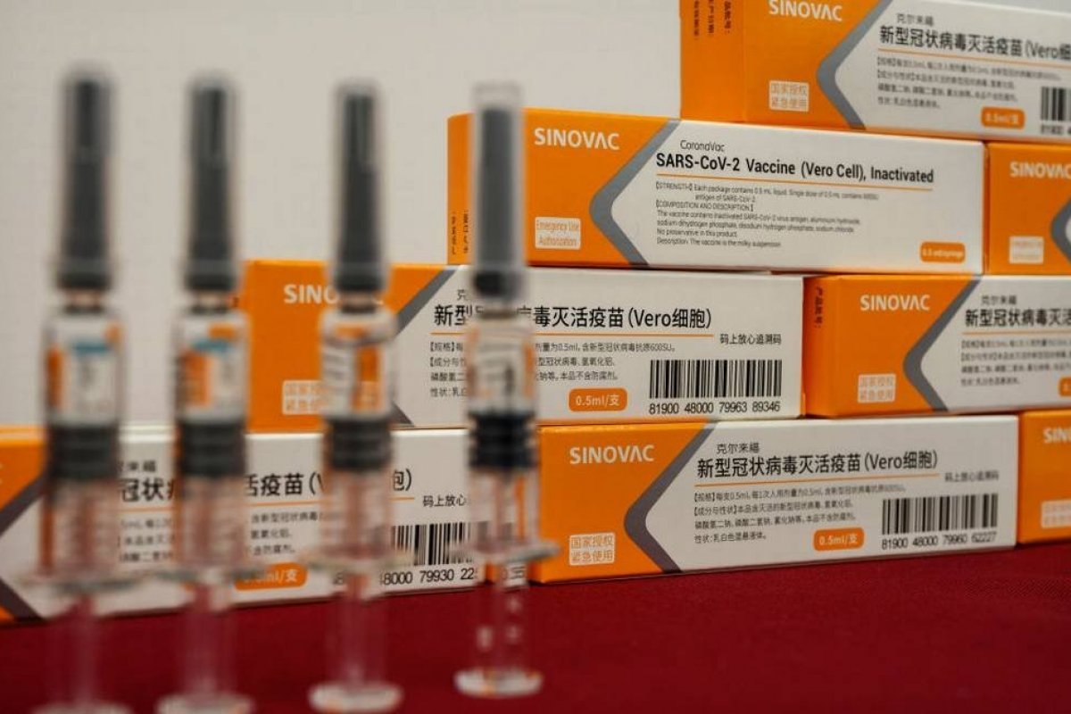 Relatório dos dados sobre a eficácia da CoronaVac é adiado novamente