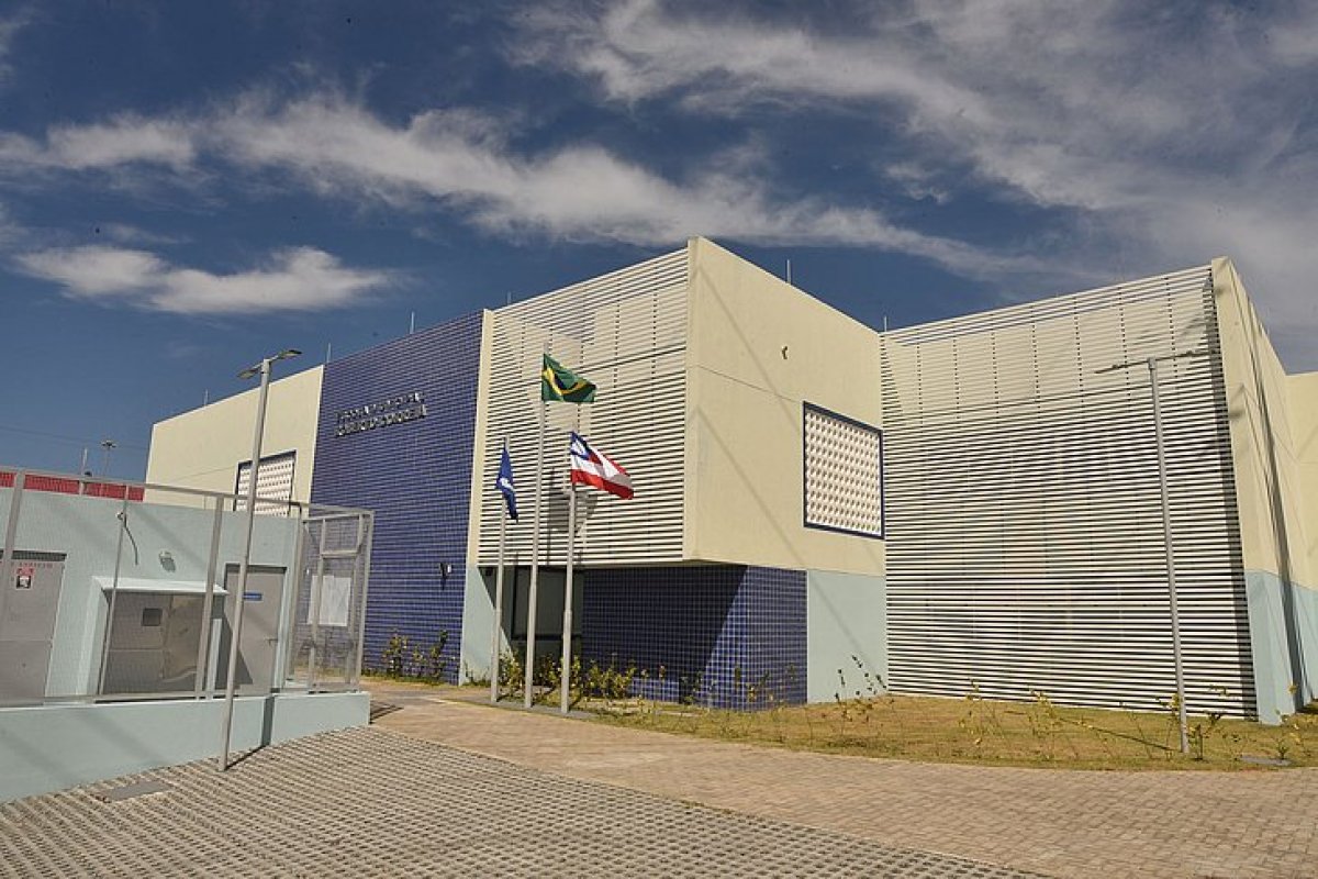 Escola é reinaugurada para mais de mil alunos em Pau da Lima