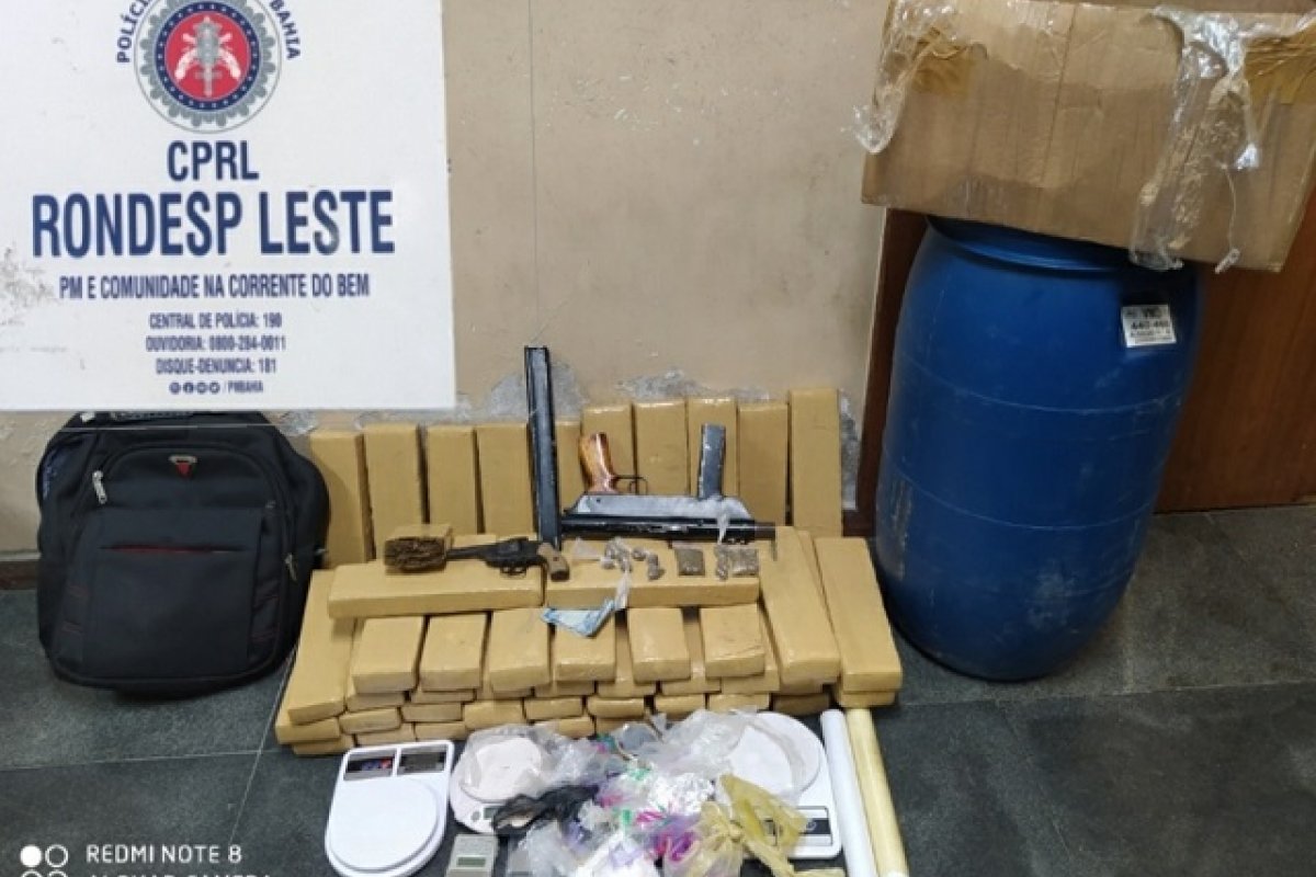 Submetralhadora e 50 kg de drogas são encontrados em Feira de Santana