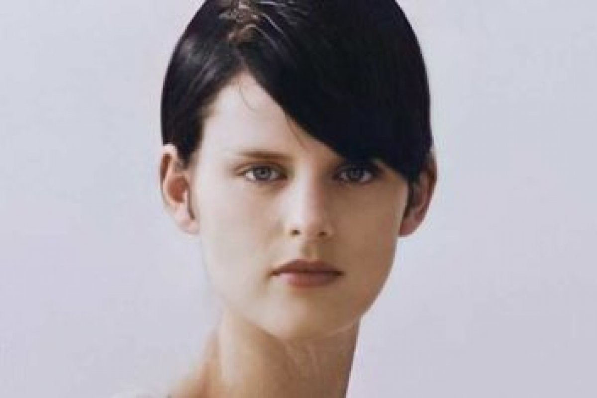 Sucesso nos anos 90, modelo Stella Tennant morre aos 50 anos