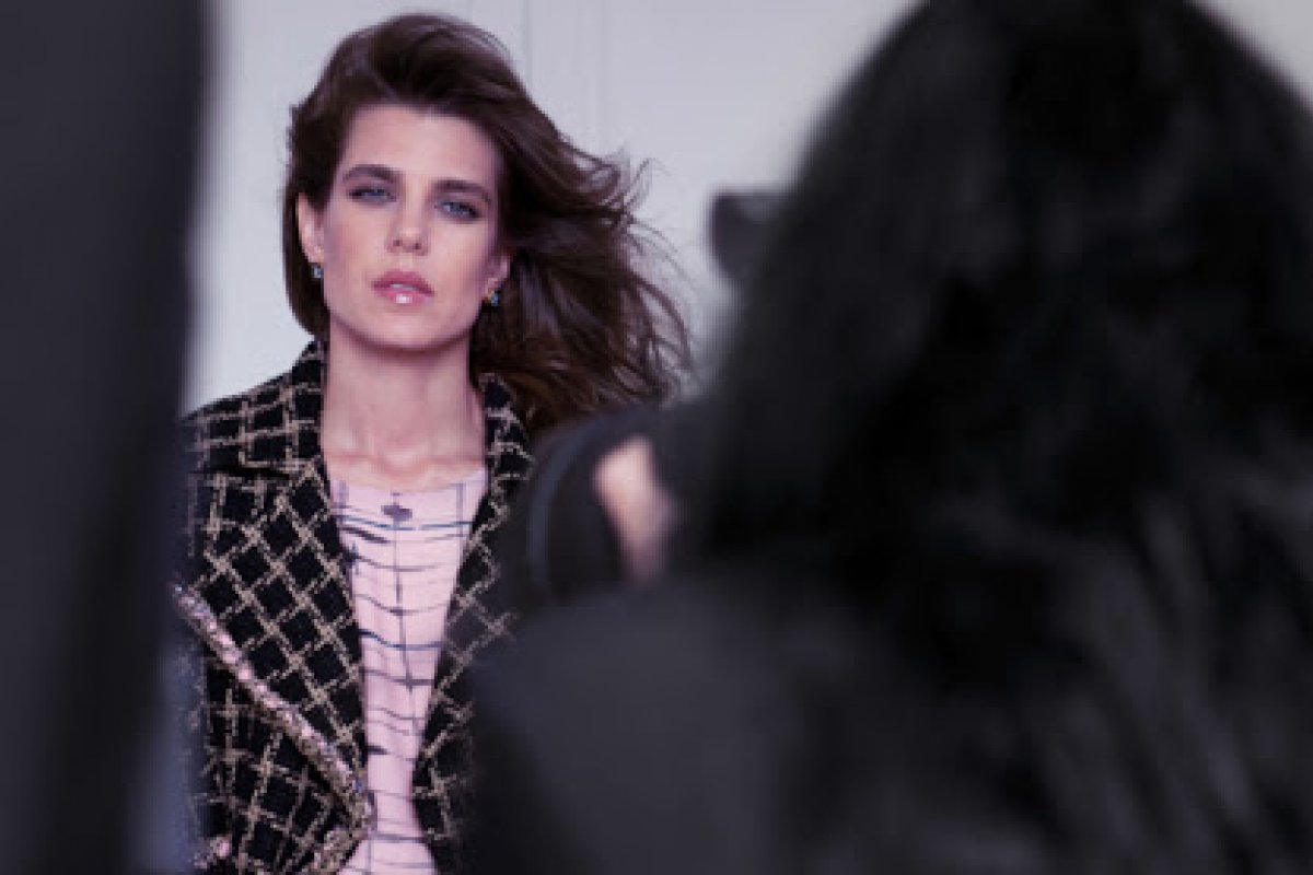 Membro da realeza e neta da atriz Grace Kelly é a nova embaixadora da Chanel