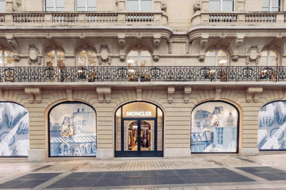 Moncler inaugura nova "superstore" em plena Champs Elysées