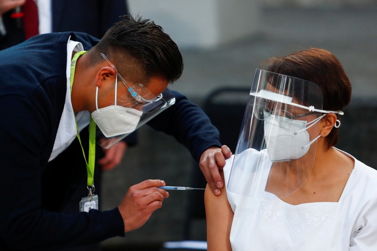 México inicia vacinação Covid-19