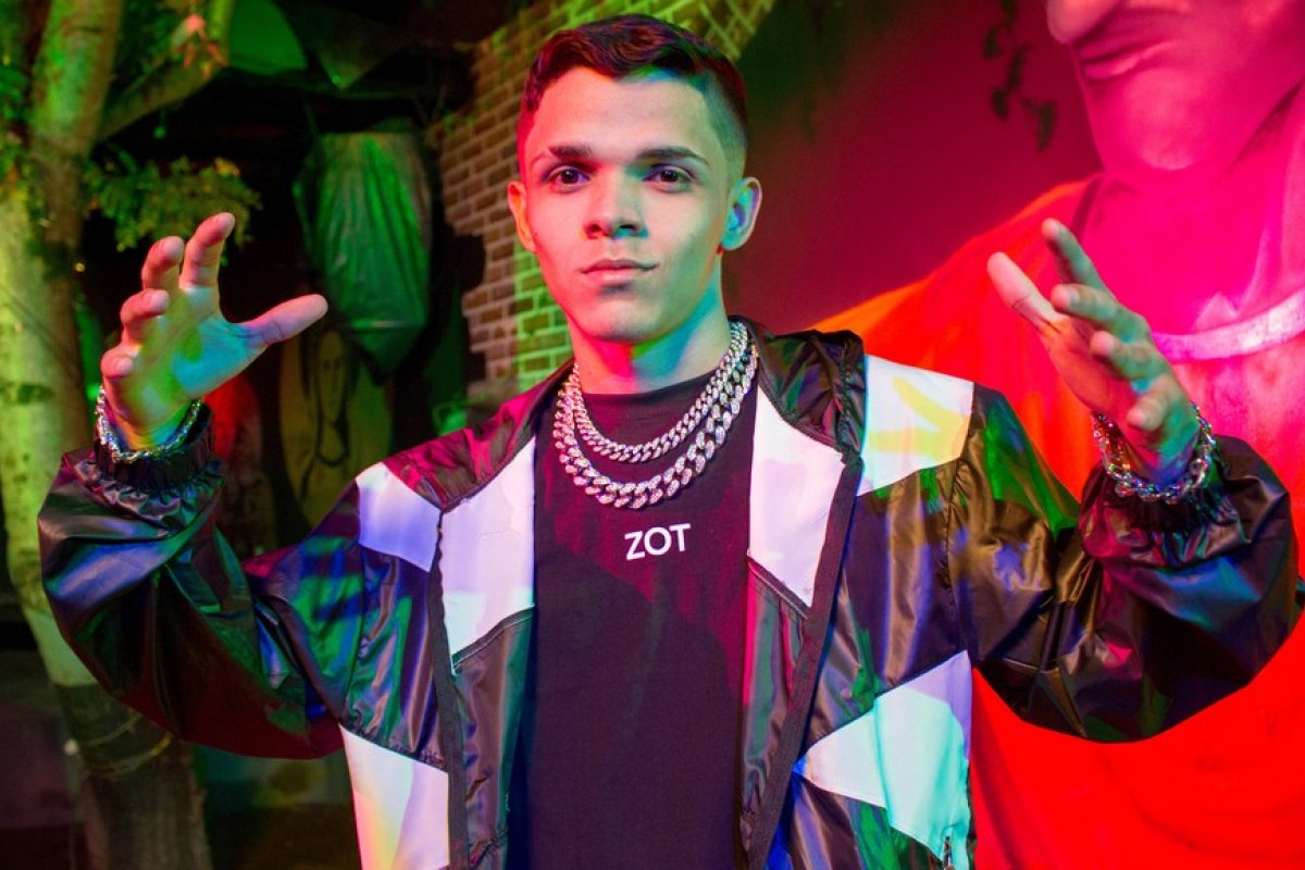 MC Niack desbanca sertanejos e é o artista que ficou mais tempo no topo do streaming em 2020