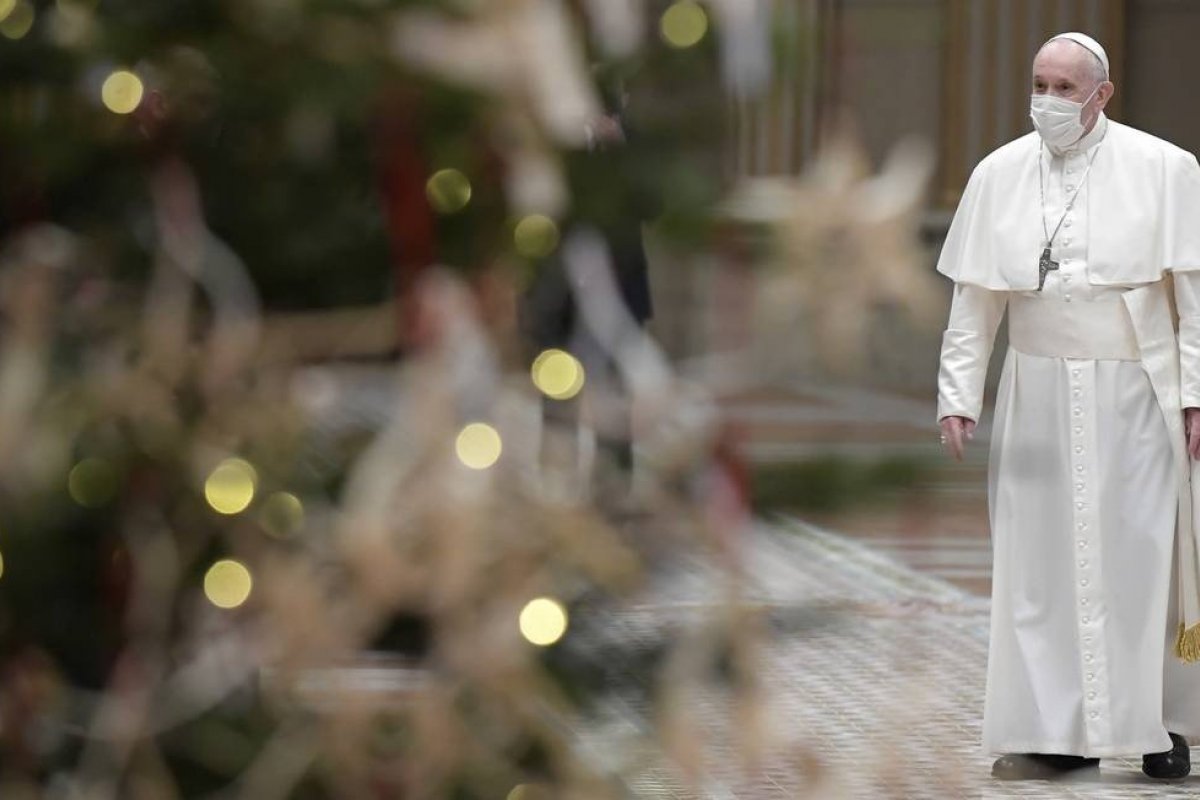 Em bênção de Natal, Papa diz que vacina contra Covid-19 precisa estar à disposição de todos