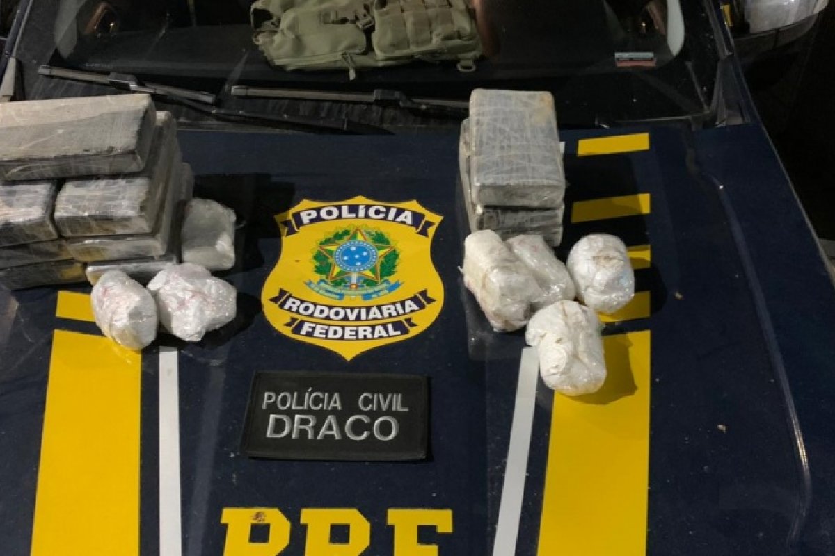 PRF prende traficante na BR 420 transportando quase 14 Kg de cocaína dentro de caminhonete