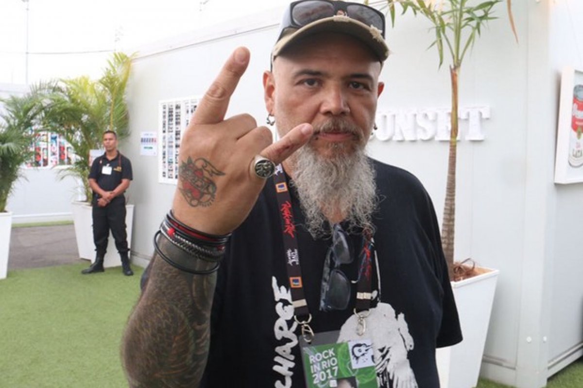 João Gordo é internado e cancela shows com Ratos de Porão