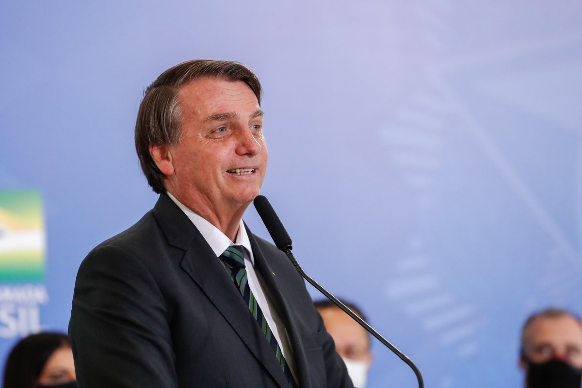 Bolsonaro sanciona sem vetos lei que regulamenta Fundeb