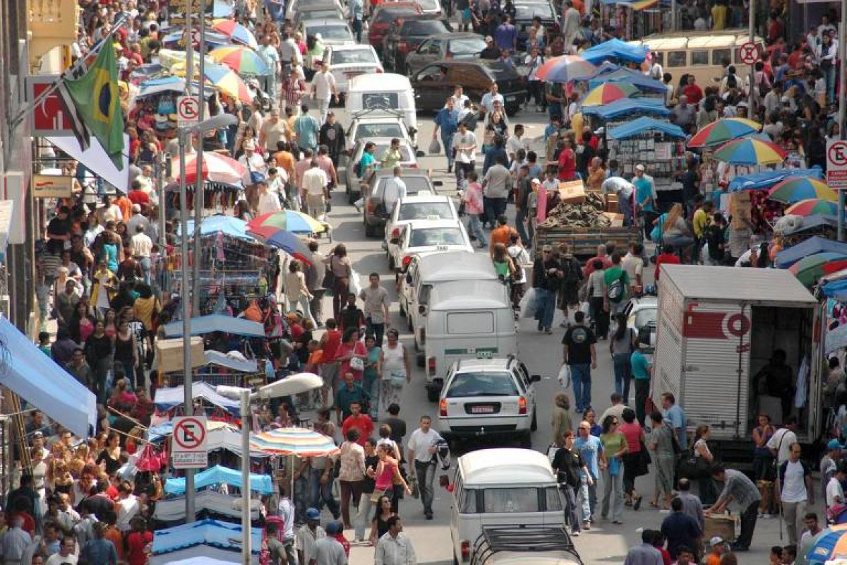 Metade dos trabalhadores do país pararam durante uma pandemia