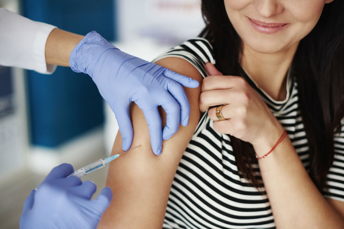 Médico tem reação a vacina da Moderna contra Covid-19 