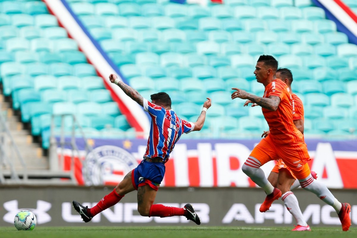Na estreia de Dado Cavalcanti, Bahia perde para o Internacional na Fonte Nova e corre risco de entrar no Z-4 na rodada