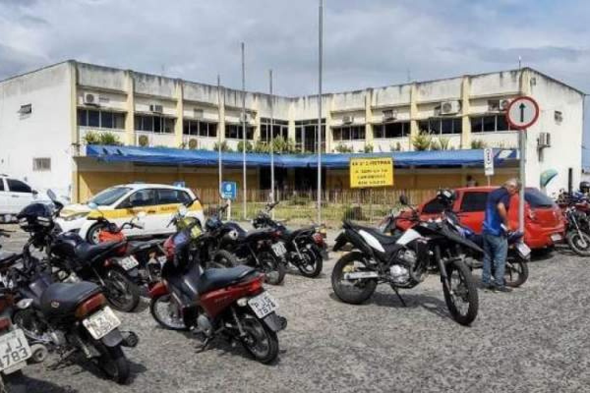 Feira de Santana: Detran suspende trabalhos após 80% dos funcionários pegarem coronavírus 
