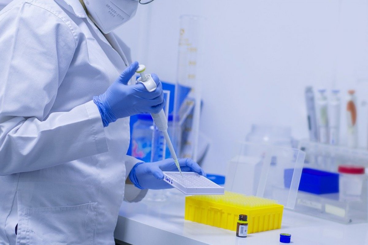 Ano de pandemia teve ao menos 420 estudos por dia sobre Covid