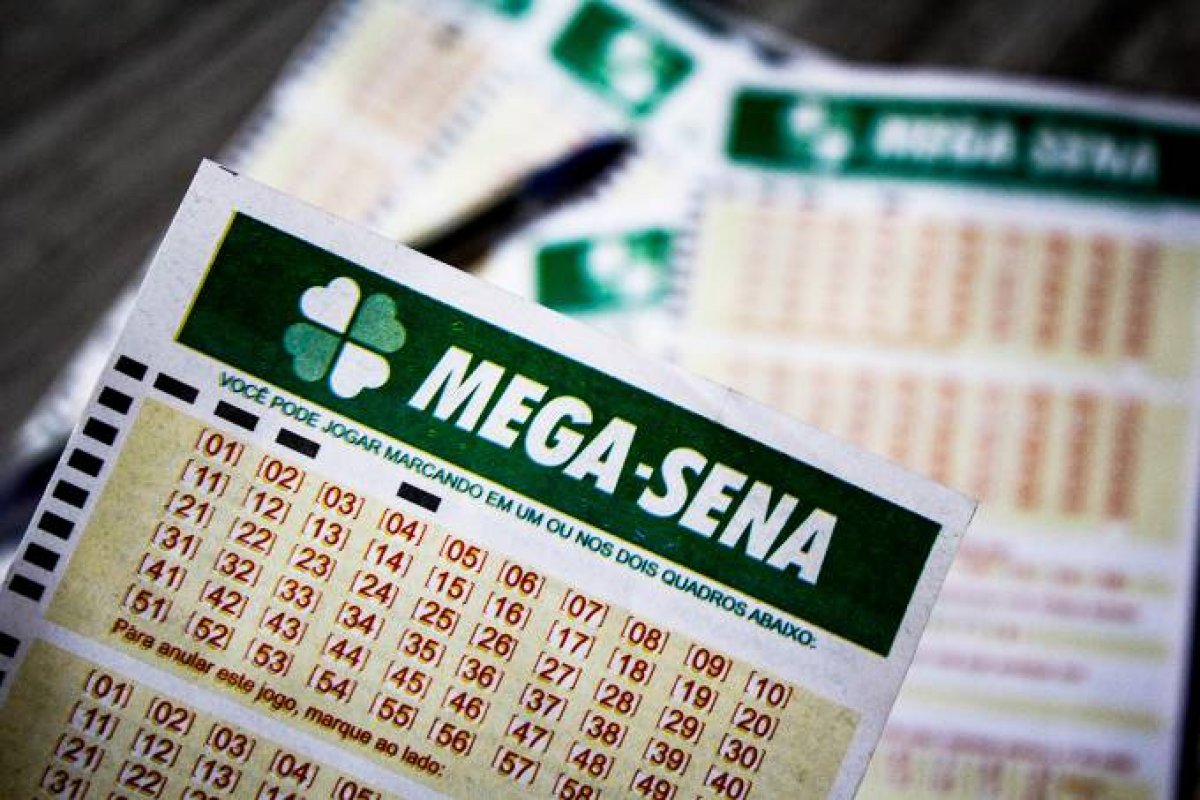 Mega-Sena acumula e pode pagar R$ 9 milhões