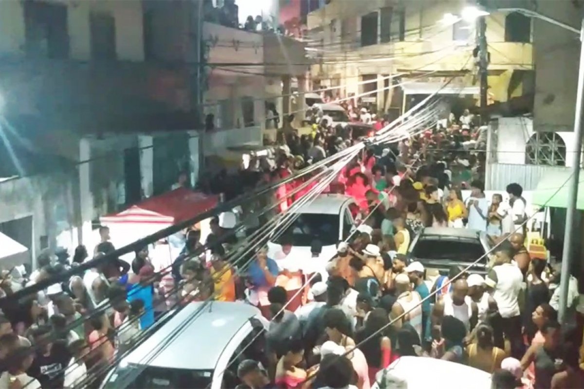 Dois homens são detidos durante festas com aglomerações em Salvador