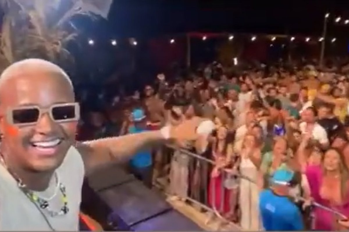 Vídeo: Léo Santana causa polêmica após fazer show com aglomeração e pessoas sem máscara