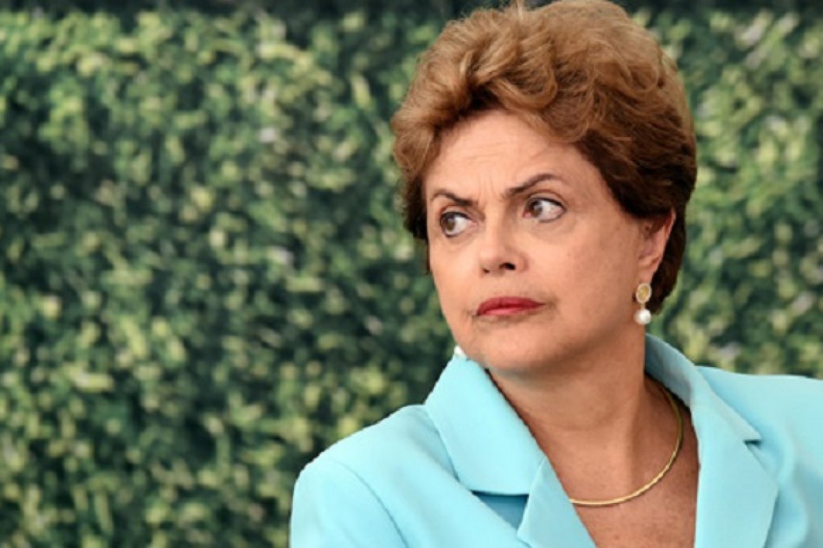 Dilma rebate crítica de Bolsonaro sobre tortura e dispara: “cúmplice da tortura e da morte”