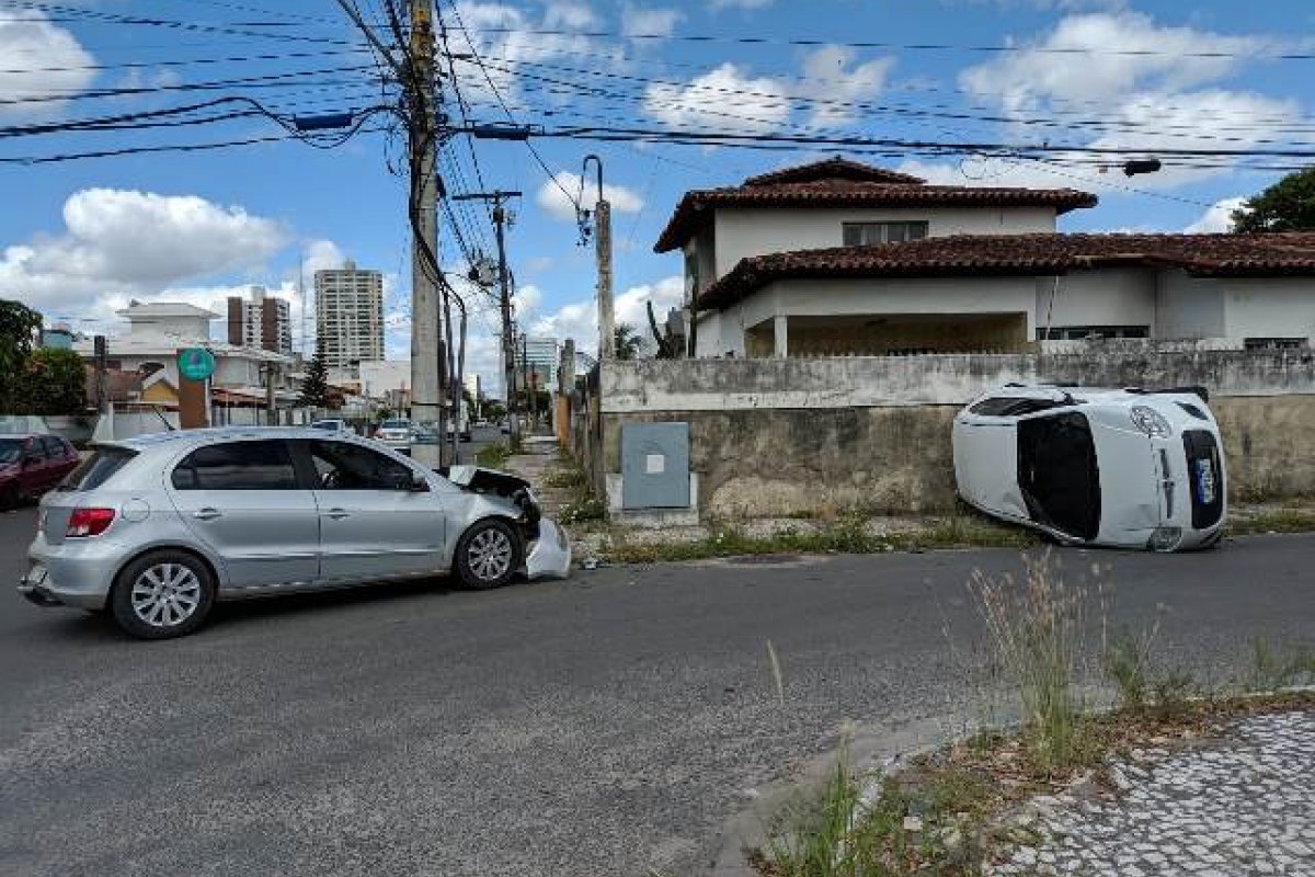 Colisão em Feira de Santana deixa idosa ferida