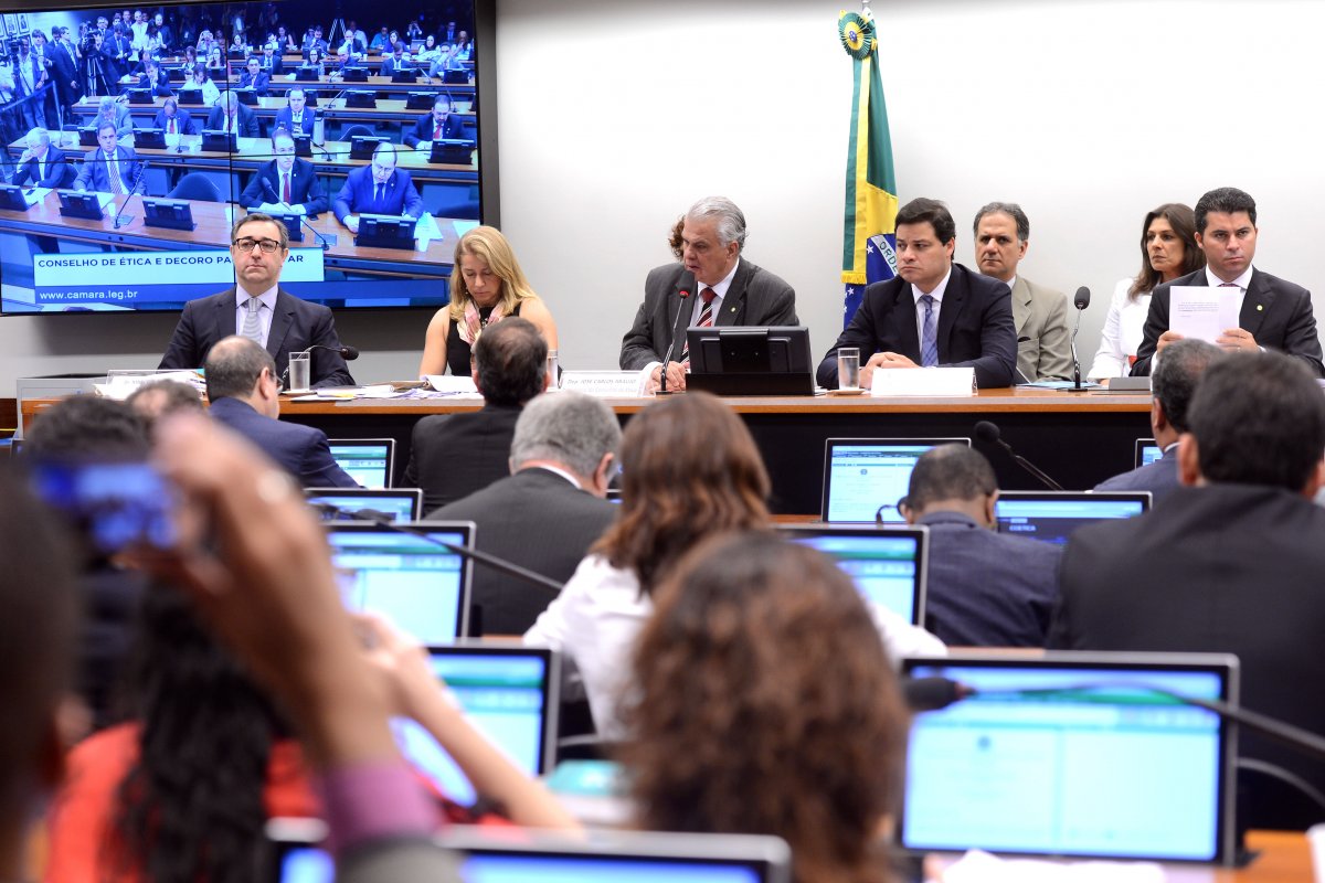 Conselho de Ética se reúne para discutir três processos contra deputados