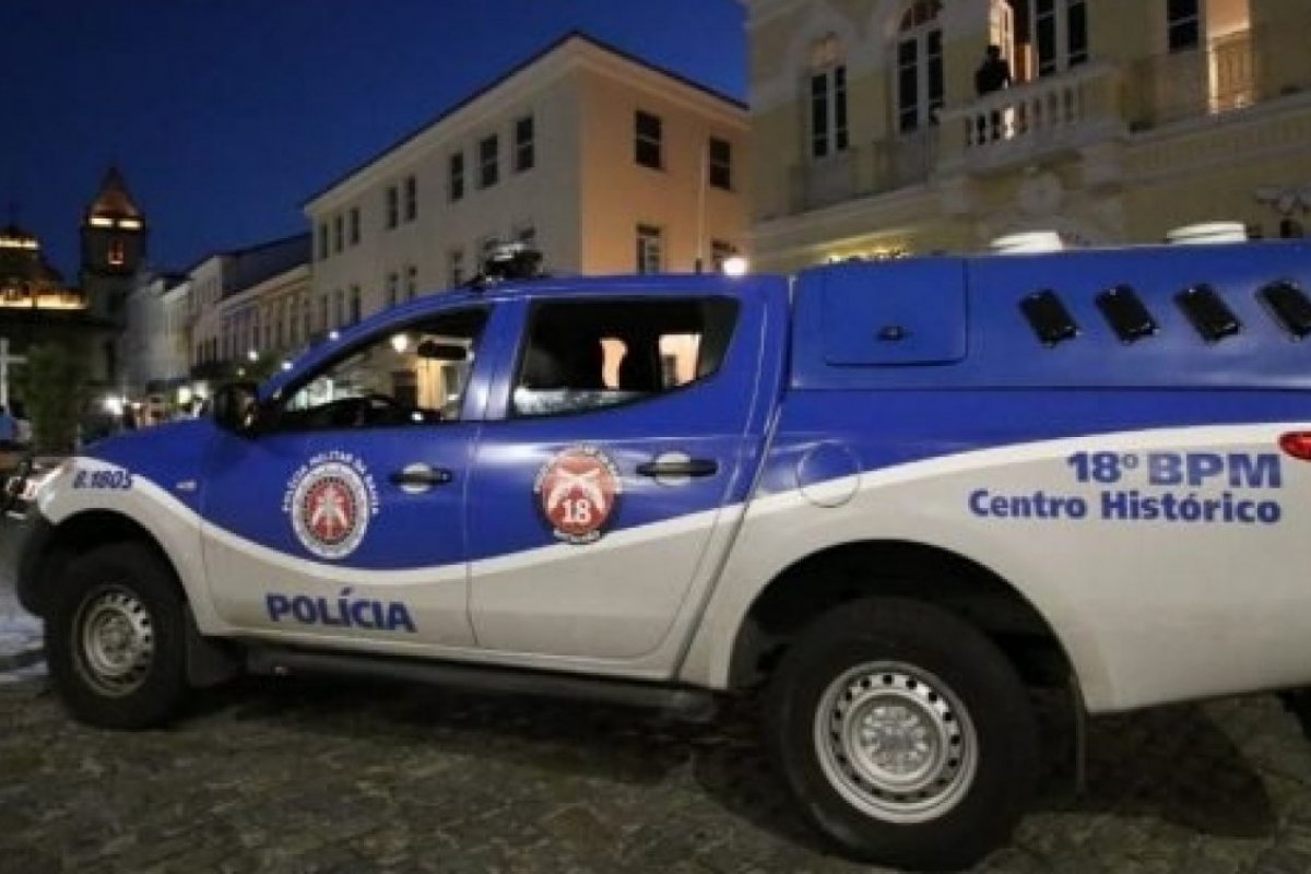 Viaturas da Polícia Militar voltaram a transmitir mensagens educativas sobre a pandemia do coronavírus
