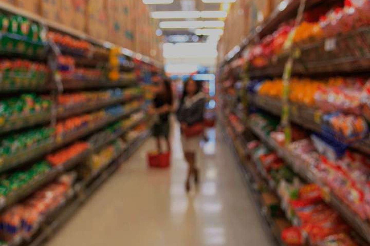 Varejo alimentar cria 39,8 mil vagas em novembro, diz associação