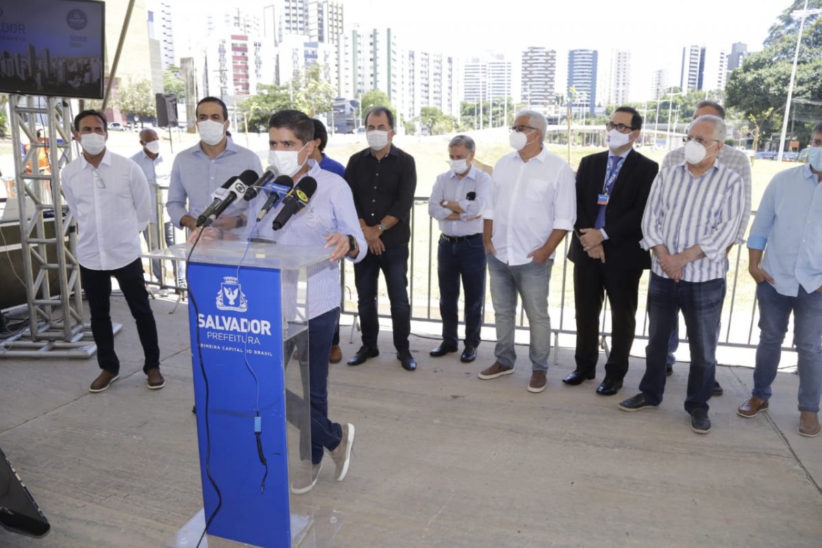 ACM Neto comenta crise do transporte