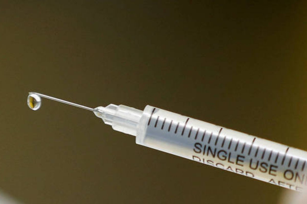 Enfermeiro nos EUA é infectado com Covid-19 dias depois de ser vacinado