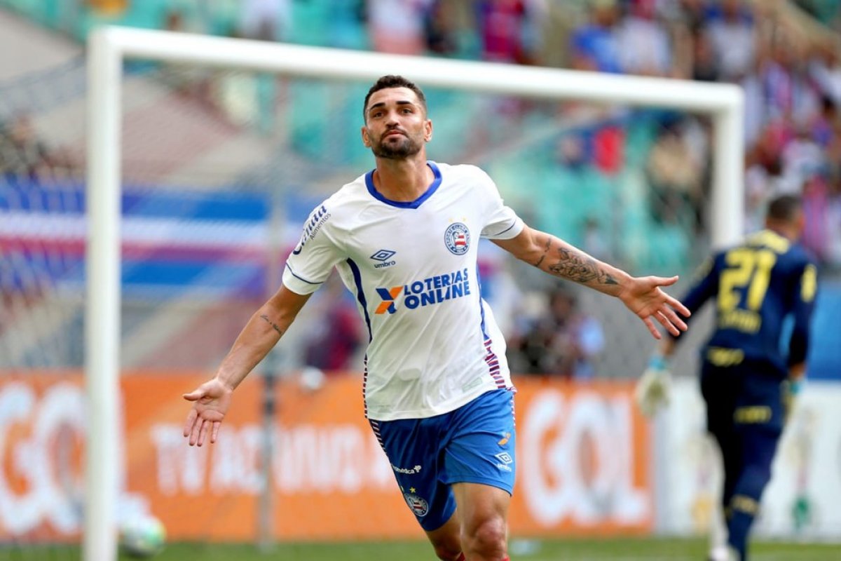 Com dois gols de pênalti, Bahia empata com Palmeiras fora de casa