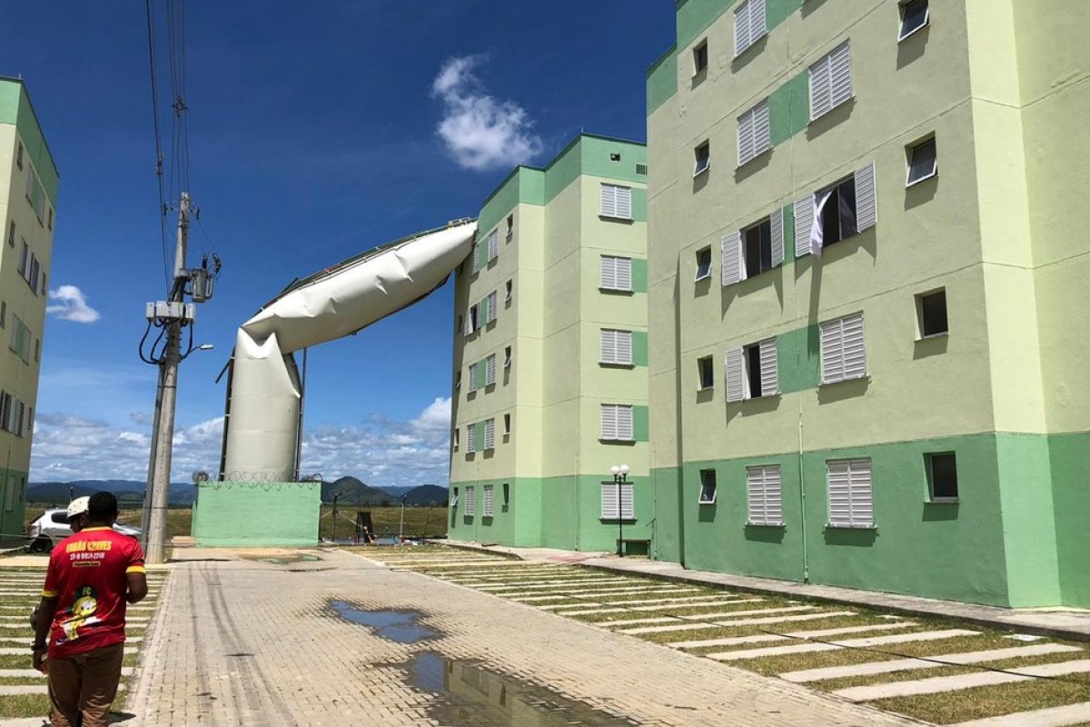 Vídeo: Duas caixas d'água cedem em condomínio no Espírito Santo