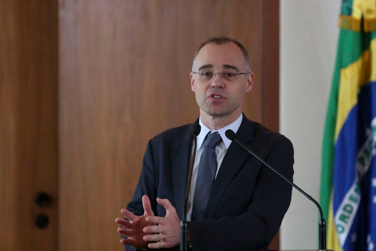 Ministério da Justiça envia informação da Lava Jato contra advogados de Lula