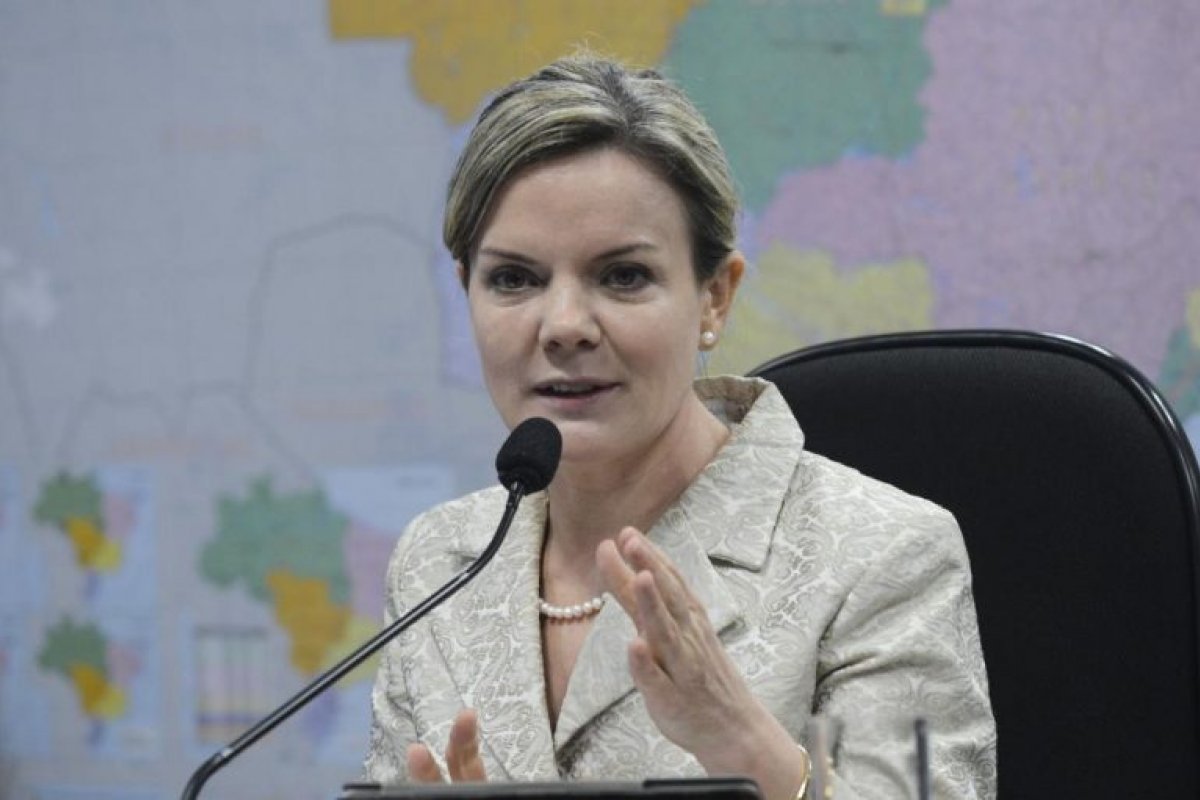 Gleisi quer processar Moro por conta de áudios do PCC