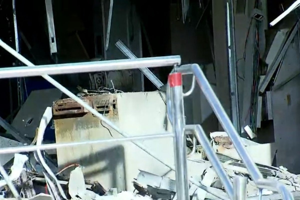 Em operação da PF, três pessoas são presas suspeitas de assaltos a bancos em Salvador