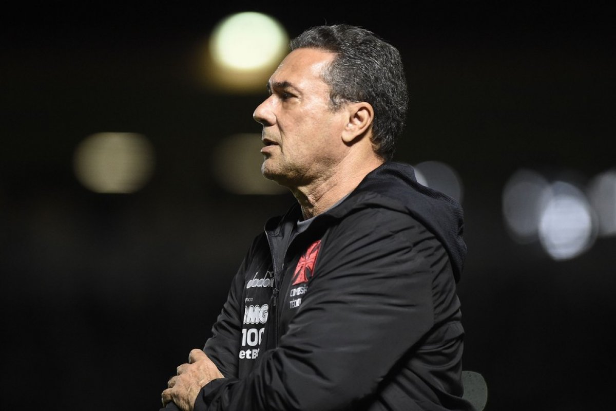 "Não entendo como convite, entendo como convocação", diz Luxa sobre volta ao Vasco 