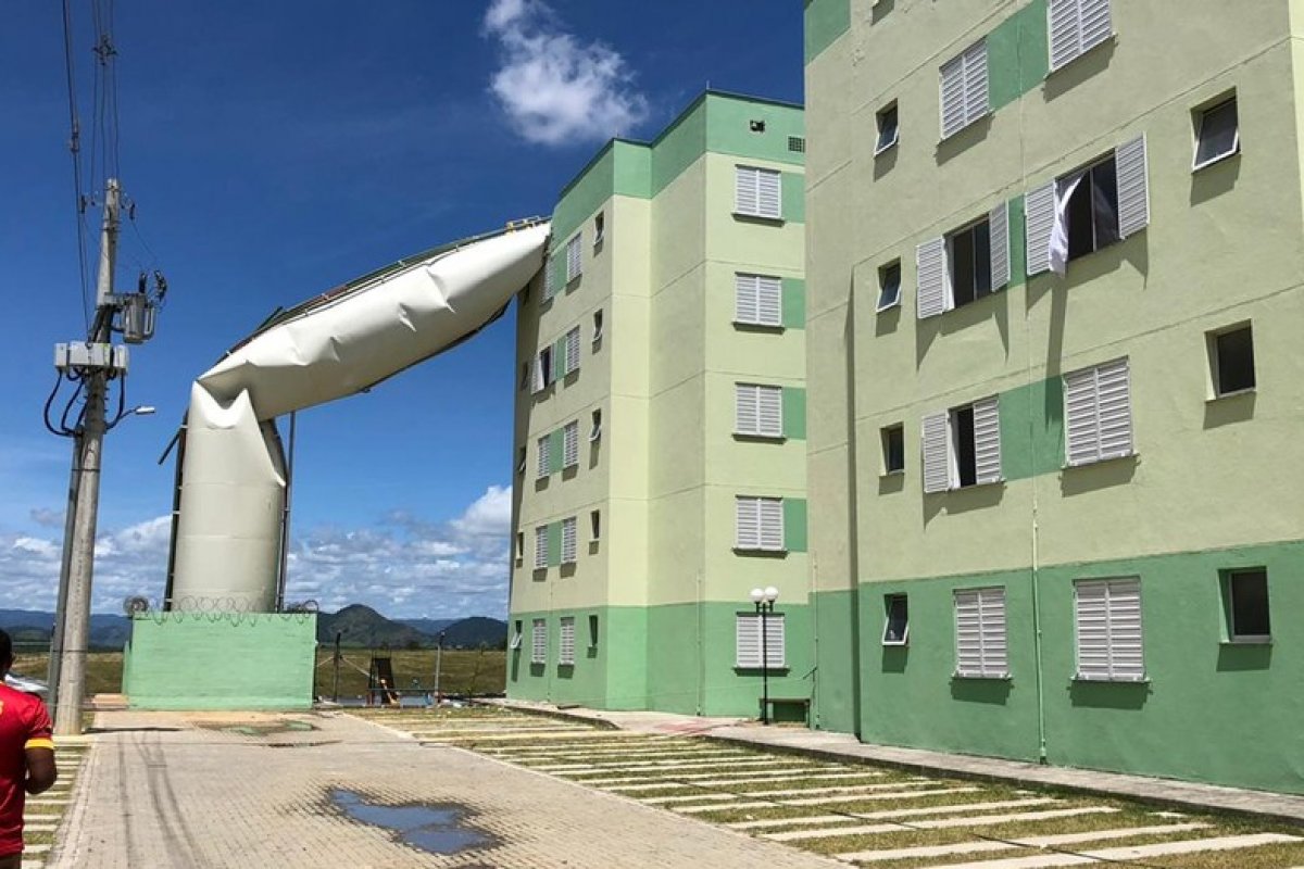 Morre homem ferido em queda de caixas d'água em condomínio no Espírito Santo