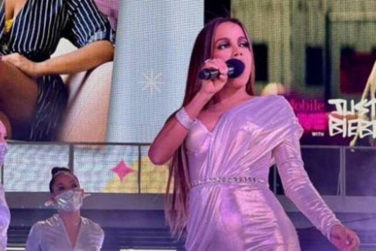Poderosa! Anitta se torna primeira brasileira a se apresentar no Réveillon de NY