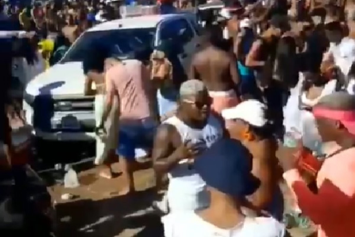 Vídeo: Aglomeração é registrada durante festa "paredão" na Ilha de Itaparica