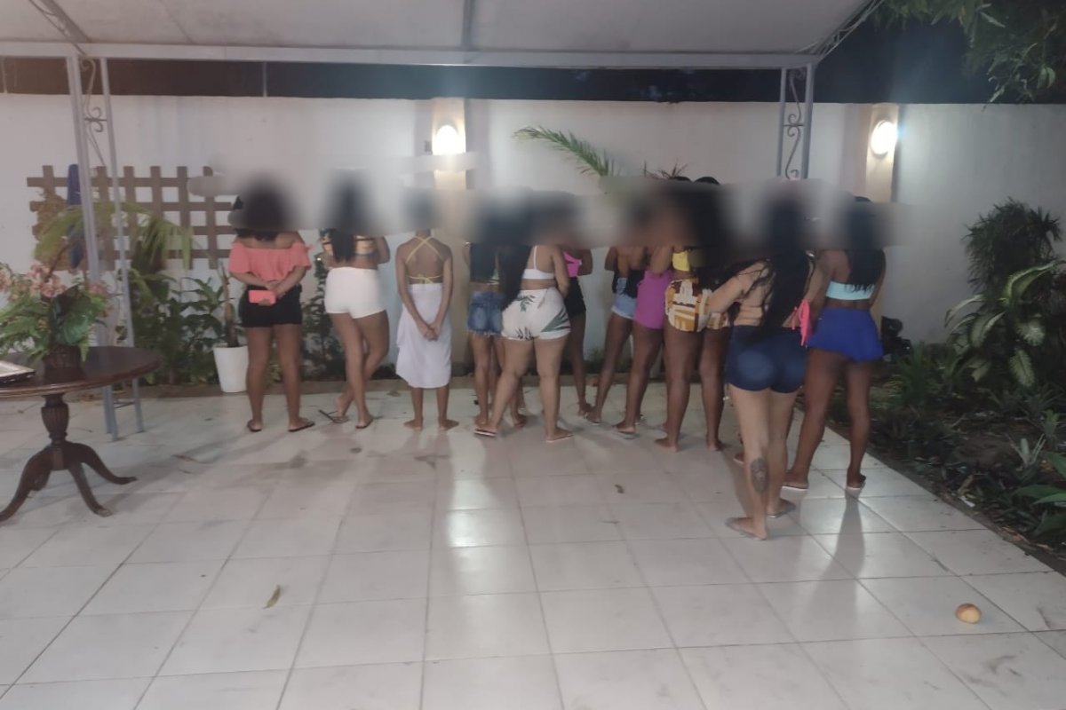 PM encerra festa com aglomeração em Lauro de Freitas