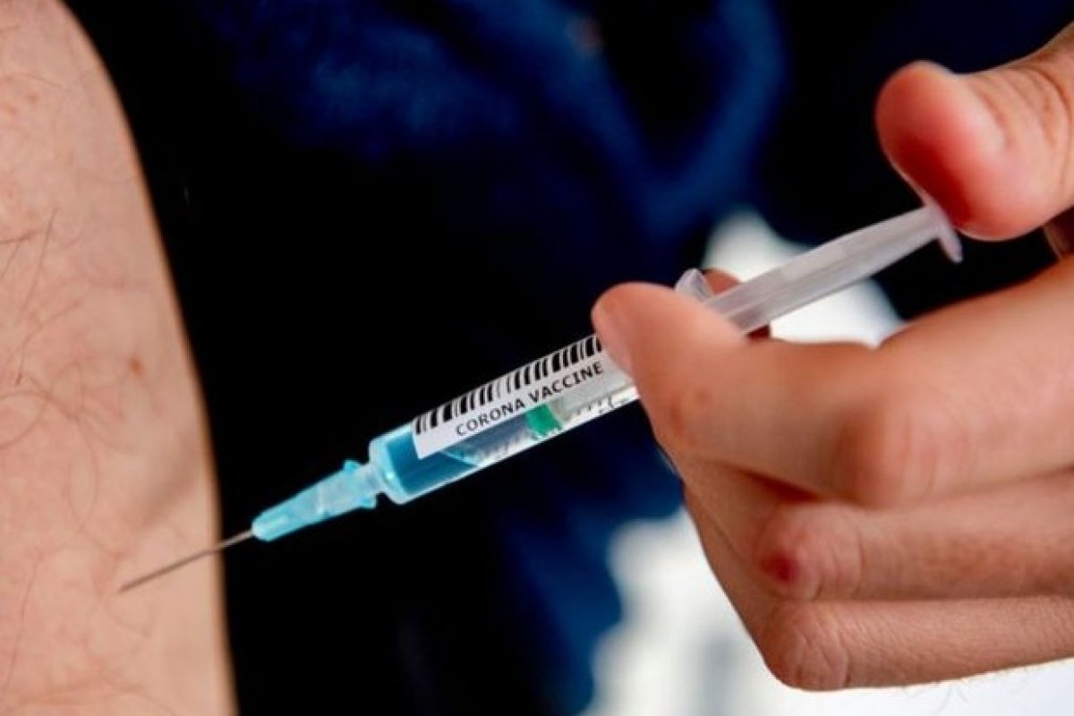 Médica sofre reações graves 30 minutos depois de receber vacina da Pfizer no México