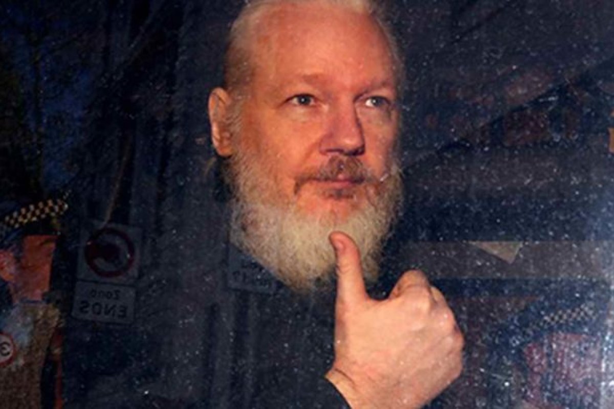 Justiça nega pedido para que Julian Assange seja encaminhado aos Estados Unidos