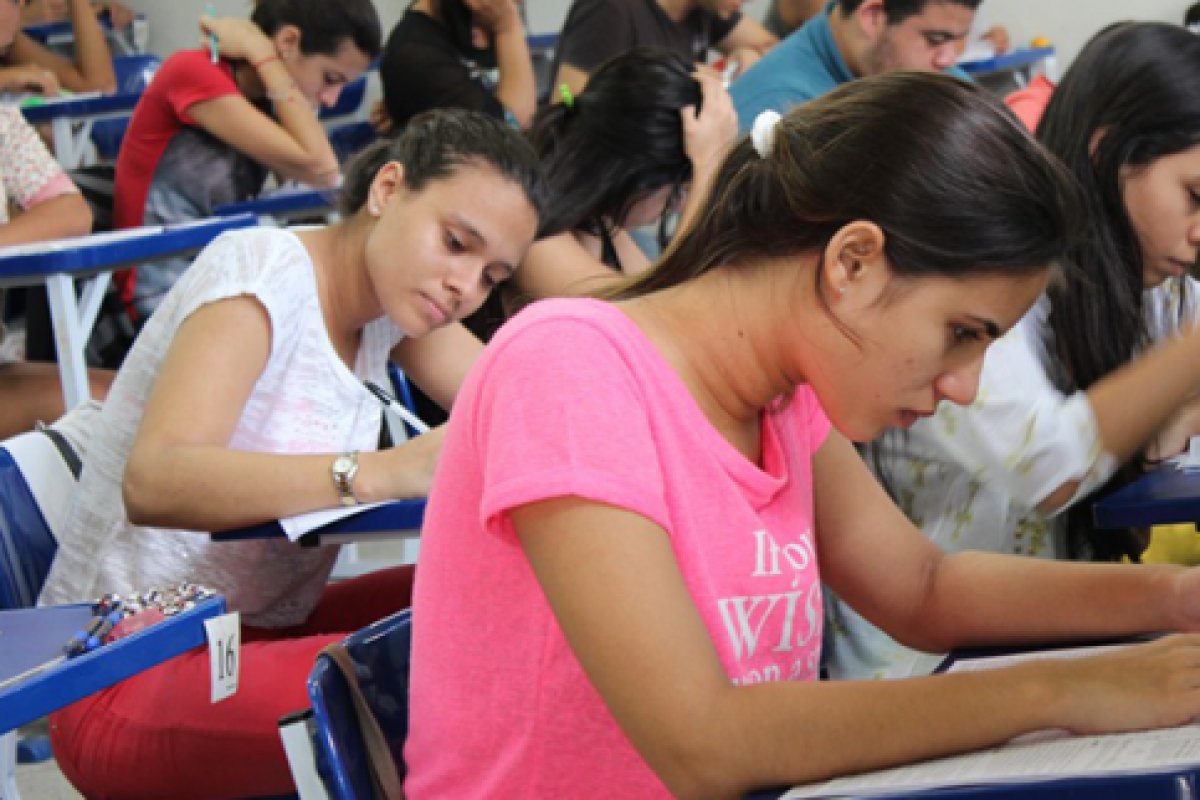 Estudantes da rede pública poderão usar nota do Enem para concluir o Ensino Médio