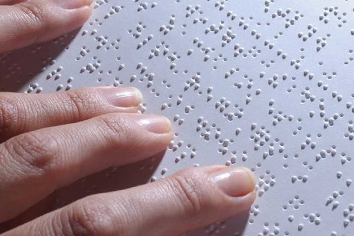 Dia Mundial do Braile chama atenção para inclusão na escrita e leitura