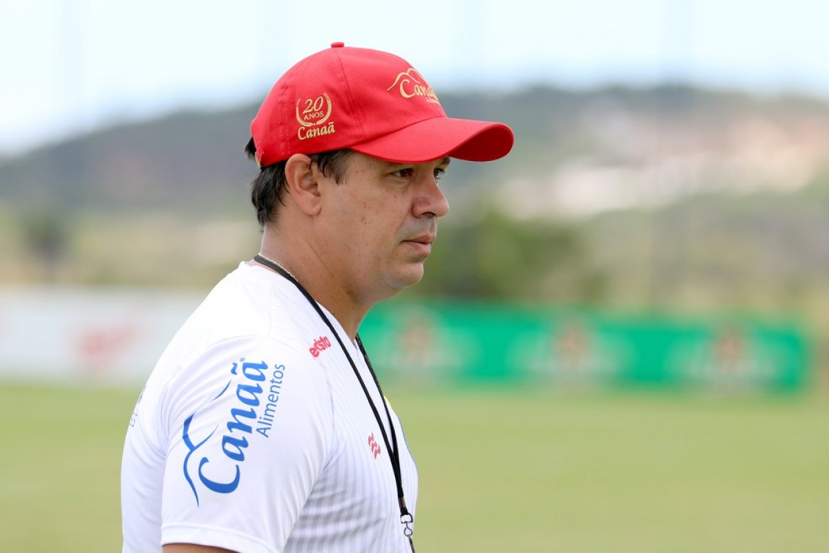 Com trabalho específico, Bahia realiza último treino em Salvador antes de partida contra o Grêmio