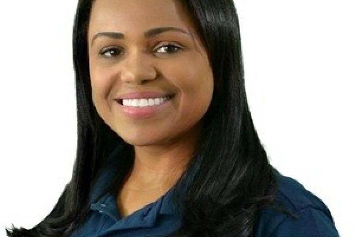 Filha de Fernandinho Beira-Mar toma posse como vereadora