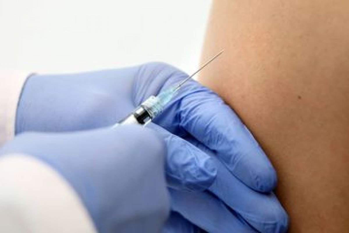 Indústria acerta com Saúde produção de 30 milhões de seringas até final do mês