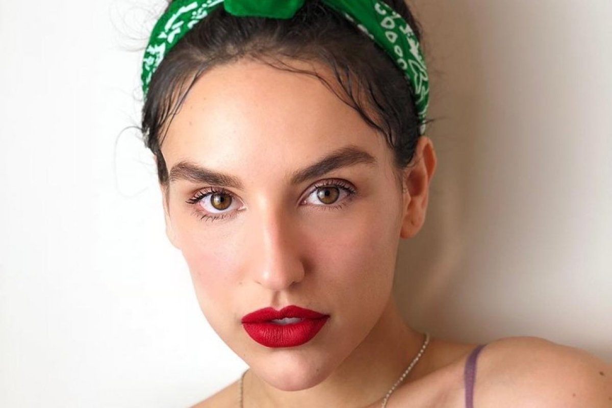 Na Justiça! Kéfera é processada por ex-funcionária, que pede R$ 80 mil