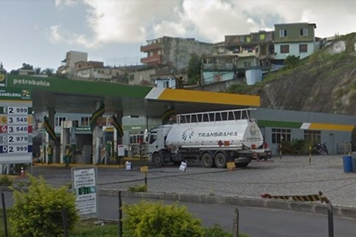 Gasolina será vendida pela metade do preço em Salvador