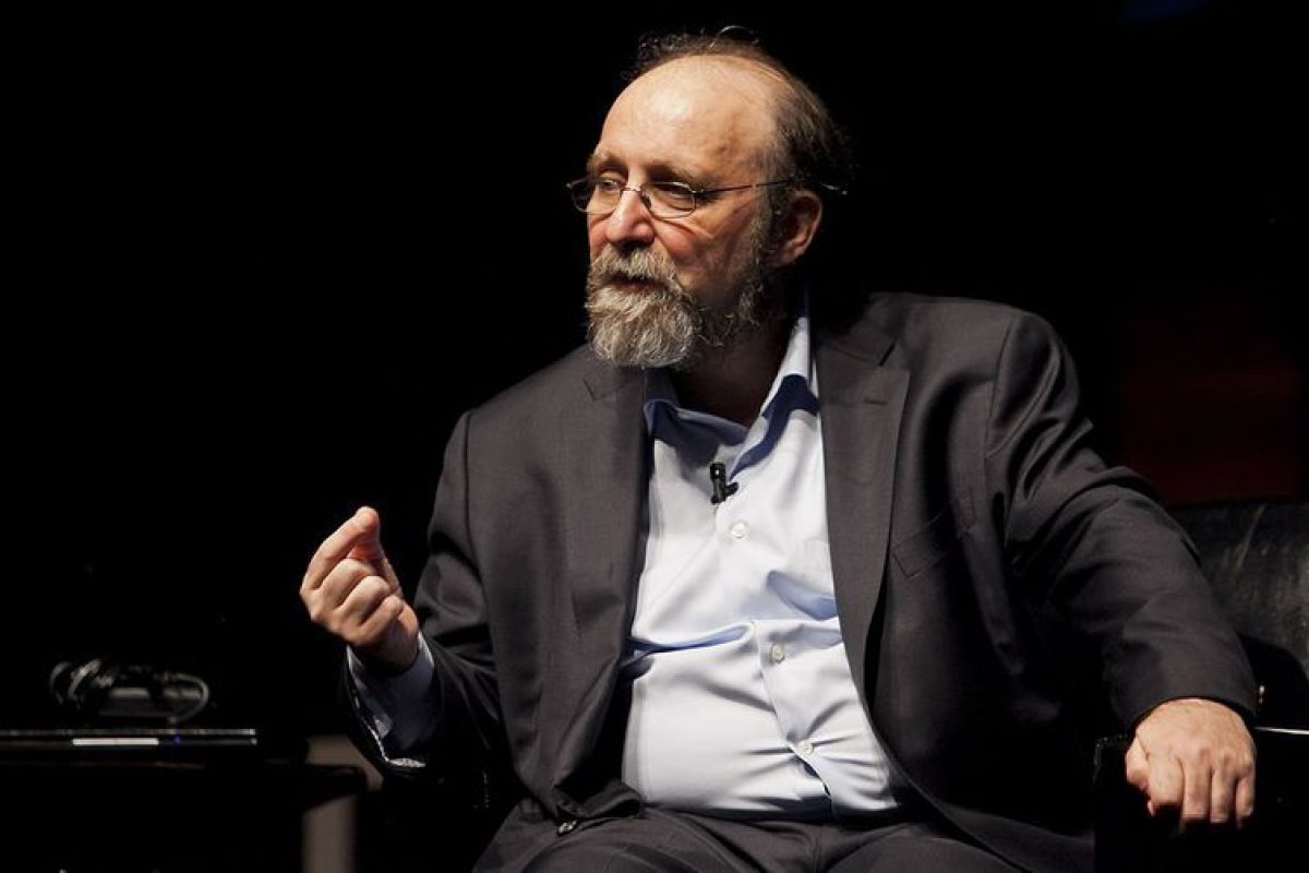 Miguel Nicolelis pede lockdown nacional, 'Ou não daremos conta de enterrar os nossos mortos'