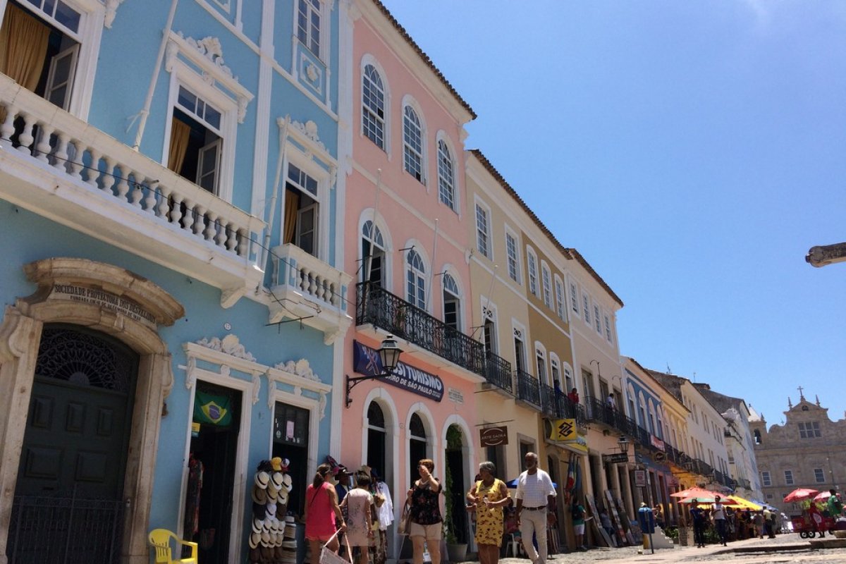 Ocupação no verão impulsiona aumento de 15% em contratações no setor hoteleiro da Bahia