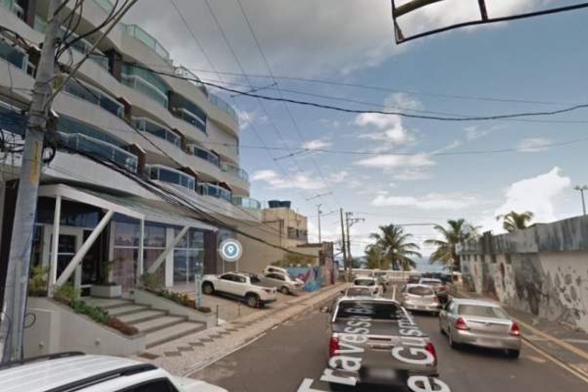 Homem invade três apartamentos para furtar moradores no Rio Vermelho