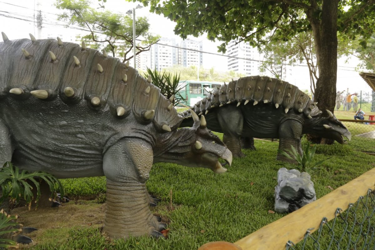 Requalificação da Lagoa dos Frades é entregue com 'Parque dos Dinossauros', em Salvador